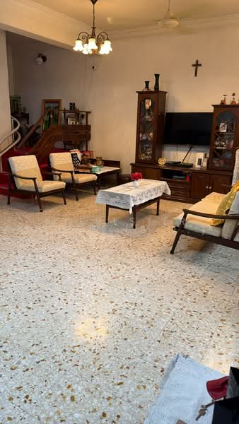 Teacher's Housing Estate, 45 Munshi Abdullah Avenue, 4 Bedrooms, 2,500 sqft, Terraced House For Sale, by Sylvester Jader (S.J.), 500226554 - Living Room - PropertyGuru.com.sg