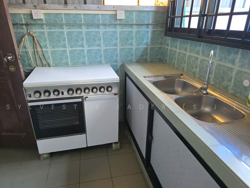 Teacher's Housing Estate, 45 Munshi Abdullah Avenue, 4 Bedrooms, 2,500 sqft, Terraced House For Sale, by Sylvester Jader (S.J.), 500226554 - Kitchen - PropertyGuru.com.sg