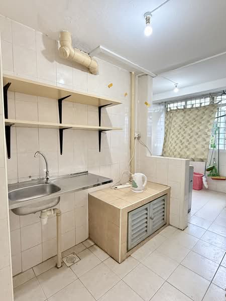 37 Circuit Road, 37 Circuit Road, 2 Bedrooms, 624 sqft, HDB Flat For Rent, by Lenny C V, 500226582 - Kitchen - PropertyGuru.com.sg