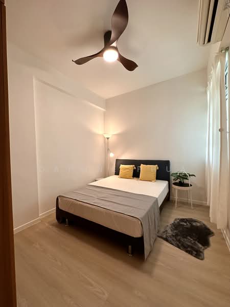 Azalea Park Condo, 6 Flora Road, 3 Bedrooms, 947 sqft, Condominium For Sale, by Daphne Phua, 500226583 - Bedroom - PropertyGuru.com.sg