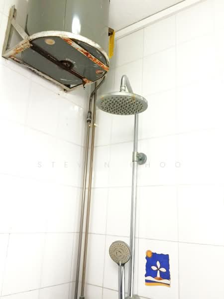 412 Jurong West Street 42, 412 Jurong West Street 42, Room Rental, 120 sqft, HDB Flat For Rent, by Steven Choo, 500226585 - Bathroom - PropertyGuru.com.sg