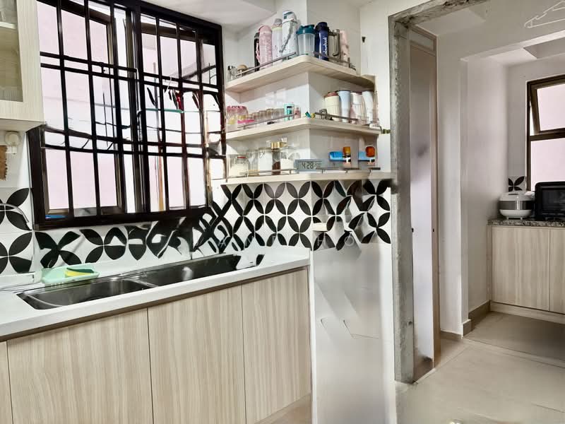 Parkview Apartments, 1 Bukit Batok Street 25, 3 Bedrooms, 1,130 sqft, Apartment For Sale, by Jane Ho, 500226590 - Kitchen - PropertyGuru.com.sg