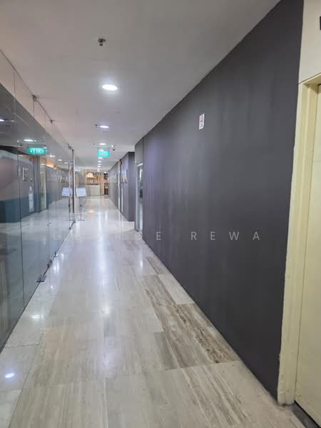 Singapore Shopping Centre, 190 Clemenceau Avenue, Orchard / River Valley, 2,480 sqft, Other Retail For Sale, by George Rewa, 500226598 - Corridor - CommercialGuru.com.sg
