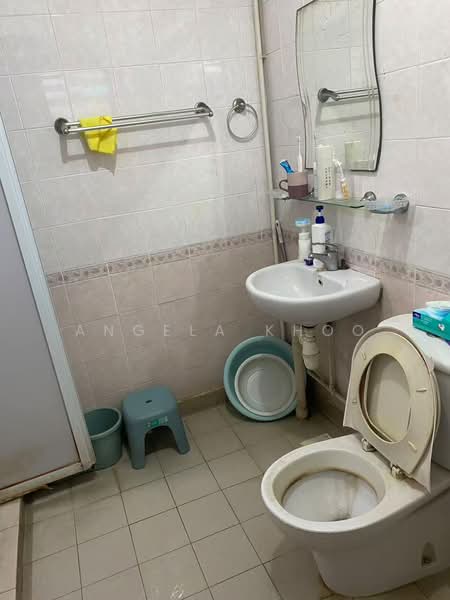 624 Jurong West Street 61, 624 Jurong West Street 61, 3 Bedrooms, 1,205 sqft, HDB Flat For Rent, by Angela Khoo, 500226599 - Bathroom - PropertyGuru.com.sg