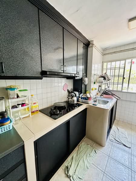 824 Woodlands Street 81, 824 Woodlands Street 81, 3 Bedrooms, 904 sqft, HDB Flat For Rent, by Bryan Wee, 500226614 - Kitchen - PropertyGuru.com.sg