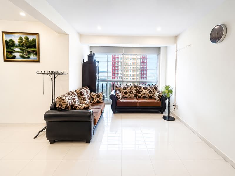 716 Tampines Street 71, 716 Tampines Street 71, 4 Bedrooms, 1,281 sqft, HDB Flat For Sale, by Loges Waran, 500226615 - Living Room - PropertyGuru.com.sg