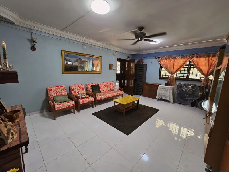 207 Ang Mo Kio Avenue 1, 207 Ang Mo Kio Avenue 1, 3 Bedrooms, 1,044 sqft, HDB Flat For Sale, by Jan Tan, 500226621 - Living Room - PropertyGuru.com.sg