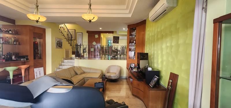 Seletar Gardens, , 4 Bedrooms, 3,200 sqft, Corner Terrace For Sale, by Daniel Gay, 500226624 - Split level Living & Dining Areas - PropertyGuru.com.sg