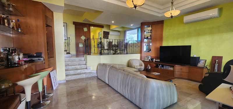 Seletar Gardens, , 4 Bedrooms, 3,200 sqft, Corner Terrace For Sale, by Daniel Gay, 500226624 - Split level Living & Dining Areas - PropertyGuru.com.sg