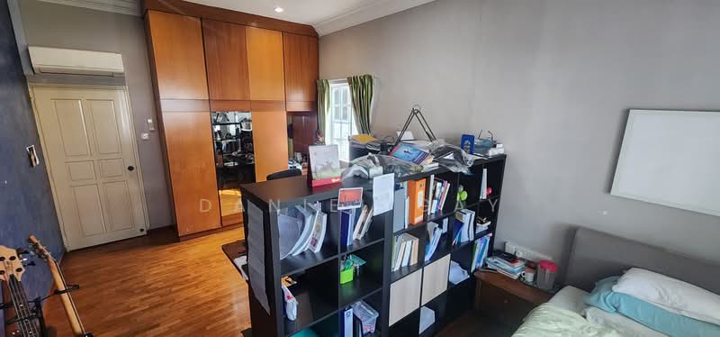 Seletar Gardens, , 4 Bedrooms, 3,200 sqft, Corner Terrace For Sale, by Daniel Gay, 500226624 - Spacious common bedroom without balcony - PropertyGuru.com.sg