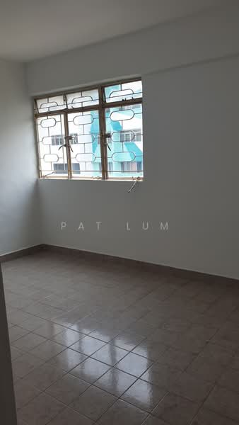 135 Bedok North Street 2, 135 Bedok North Street 2, 3 Bedrooms, 990 sqft, HDB Flat For Sale, by Pat Lum, 500226633 - Common Bedroom - PropertyGuru.com.sg