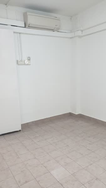 135 Bedok North Street 2, 135 Bedok North Street 2, 3 Bedrooms, 990 sqft, HDB Flat For Sale, by Pat Lum, 500226633 - Common Bedroom - PropertyGuru.com.sg