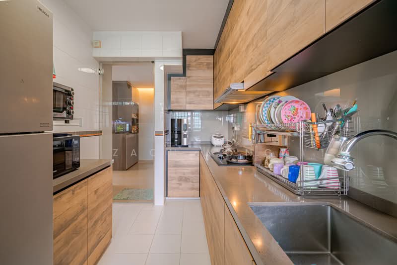 550B Segar Road, 550B Segar Road, Dairy Farm / Bukit Panjang / Choa Chu Kang, 3 Bedrooms, 990 sqft, HDB Flat For Sale, by Zach Wong, 500226635 - Kitchen - PropertyGuru.com.sg
