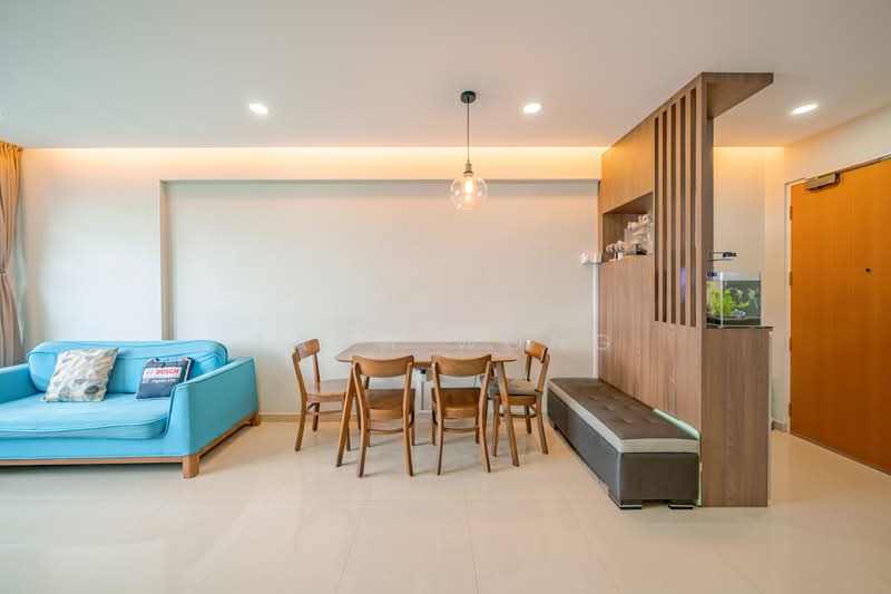 550B Segar Road, 550B Segar Road, Dairy Farm / Bukit Panjang / Choa Chu Kang, 3 Bedrooms, 990 sqft, HDB Flat For Sale, by Zach Wong, 500226635 - Living Room - PropertyGuru.com.sg