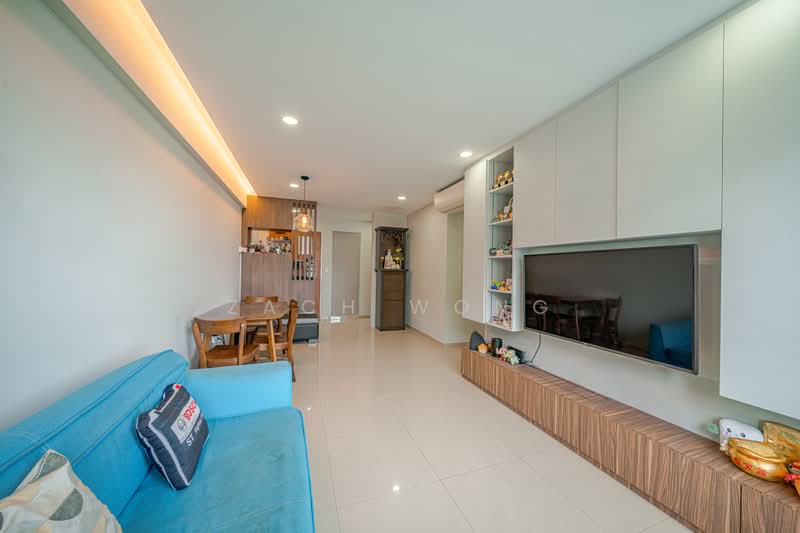 550B Segar Road, 550B Segar Road, Dairy Farm / Bukit Panjang / Choa Chu Kang, 3 Bedrooms, 990 sqft, HDB Flat For Sale, by Zach Wong, 500226635 - Living Room - PropertyGuru.com.sg