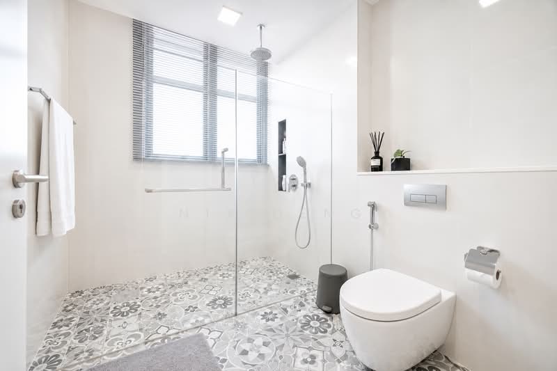 DONT MISS! Super Spacious n Well Reno Move In Ready Corner Terrace!, , 5 Bedrooms, 5,300 sqft, Corner Terrace For Sale, by Nix Deng, 500226653 - Bathroom - PropertyGuru.com.sg