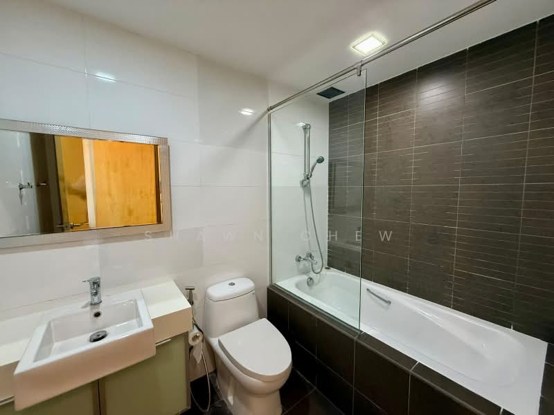 East Signature, 1A Elliot Walk, 3 Bedrooms, 1,001 sqft, Condominium For Rent, by Shawn Chew, 500226657 - Bathroom - PropertyGuru.com.sg