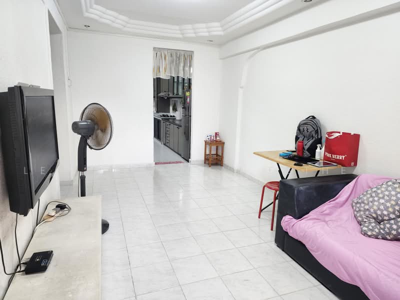 607 Ang Mo Kio ave 4, , 2 Bedrooms, 732 sqft, HDB Flat For Sale, by Lee Yoong Tai Esther, 500226661 - Living Room - PropertyGuru.com.sg
