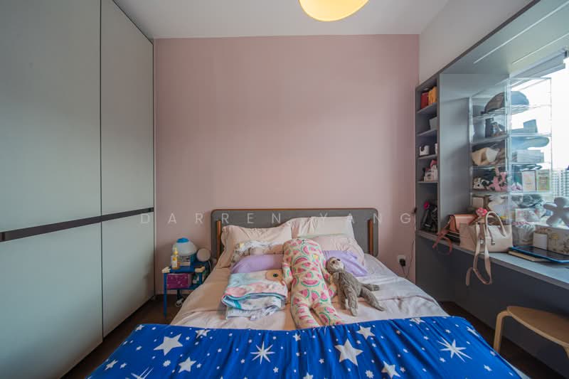 D'Nest, 131 Pasir Ris Grove, 2 Bedrooms, 753 sqft, Condominium For Sale, by Darren Yang, 500226679 - Master Bedroom - PropertyGuru.com.sg