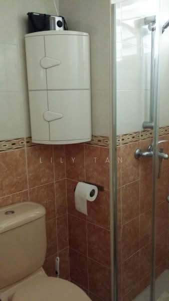 462 Clementi Avenue 3, 462 Clementi Avenue 3, Room Rental, 100 sqft, HDB Flat For Rent, by Lily Tan, 500226689 - Bathroom - PropertyGuru.com.sg
