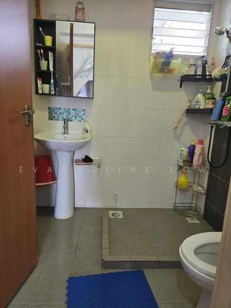 815A Choa Chu Kang Avenue 7, 815A Choa Chu Kang Avenue 7, 3 Bedrooms, 1,001 sqft, HDB Flat For Sale, by Evangeline Low, 500226703 - PropertyGuru.com.sg