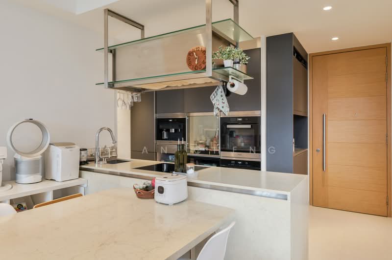 The Crest, 107 Prince Charles Crescent, 2 Bedrooms, 947 sqft, Condominium For Sale, by Joan Cheng, 500226710 - Kitchen - PropertyGuru.com.sg