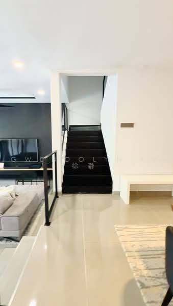 Tai Keng Gardens ~ Quiet Luxury | Spacious FREEHOLD Family Home, Tai Keng Gardens, 4 Bedrooms, 3,000 sqft, Terraced House For Sale, by Gwendolyn Xu ( 徐瀞 ), 500226750 - Living Room - PropertyGuru.com.sg