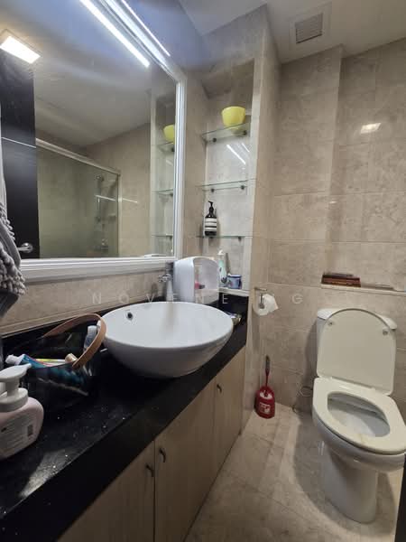 Niven Loft, 70 Niven Road, 3 Bedrooms, 1,033 sqft, Apartment For Rent, by Novene Ng, 500226751 - Bathroom - PropertyGuru.com.sg