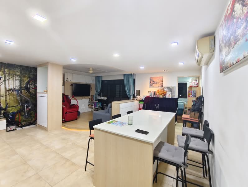 648A Jurong West Street 61, 648A Jurong West Street 61, 3 Bedrooms, 1,183 sqft, HDB Flat For Sale, by Alex Lim, 500226760 - Living Room - PropertyGuru.com.sg