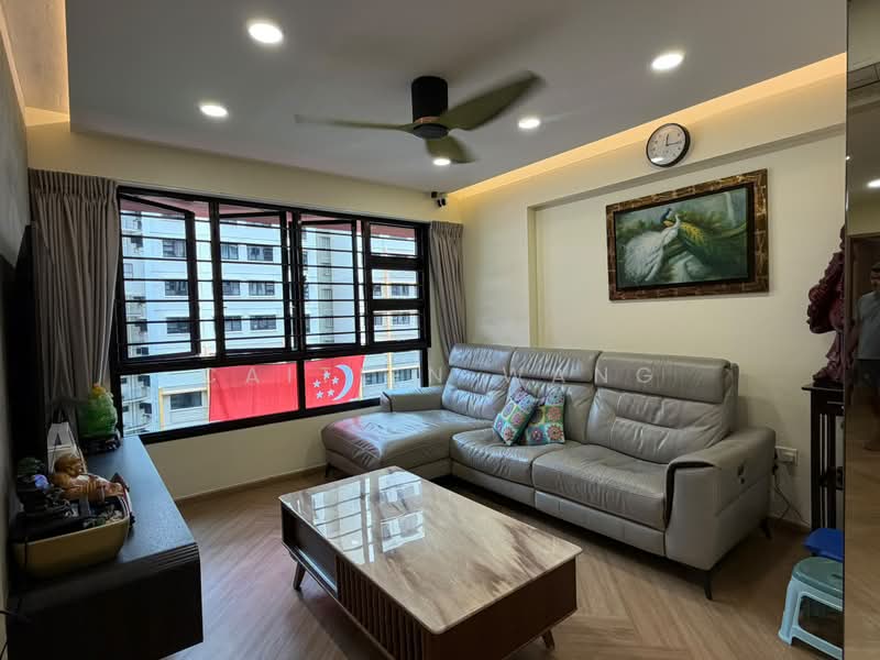 463A Bukit Batok Street 41, 463A Bukit Batok Street 41, 3 Bedrooms, 1,001 sqft, HDB Flat For Sale, by Caitlin Wang, 500226763 - Living Room - PropertyGuru.com.sg