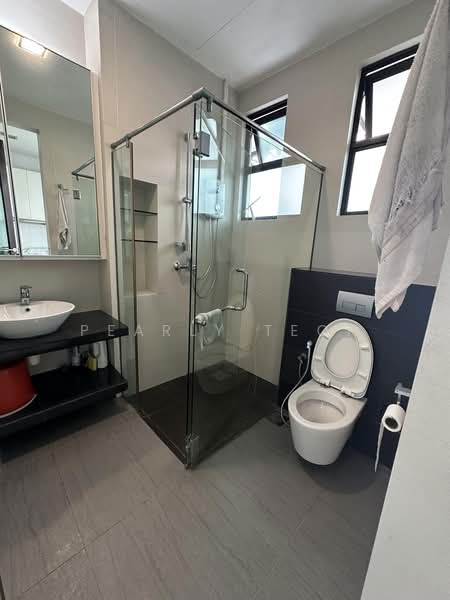 Sembawang Hills Estate, Sembawang Hills Drive, Room Rental, 200 sqft, Terraced House For Rent, by Pearly Teoh, 500226770 - Bathroom - PropertyGuru.com.sg