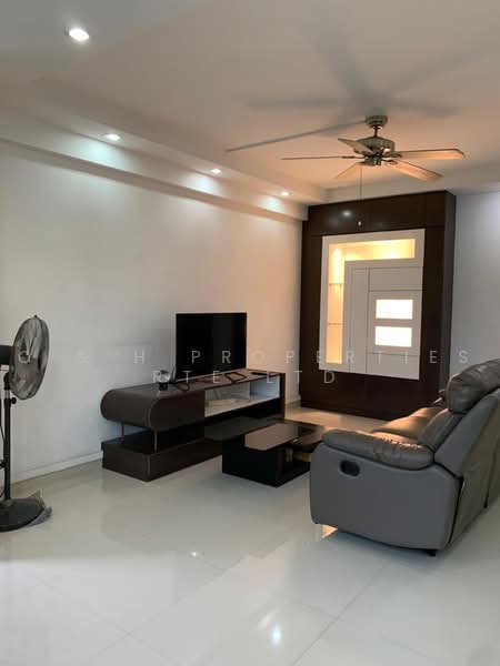 163 Simei Road, 163 Simei Road, 4 Bedrooms, 1,313 sqft, HDB Flat For Sale, by HELEN HAN SWEE NEO, 500226794 - Living Room - PropertyGuru.com.sg