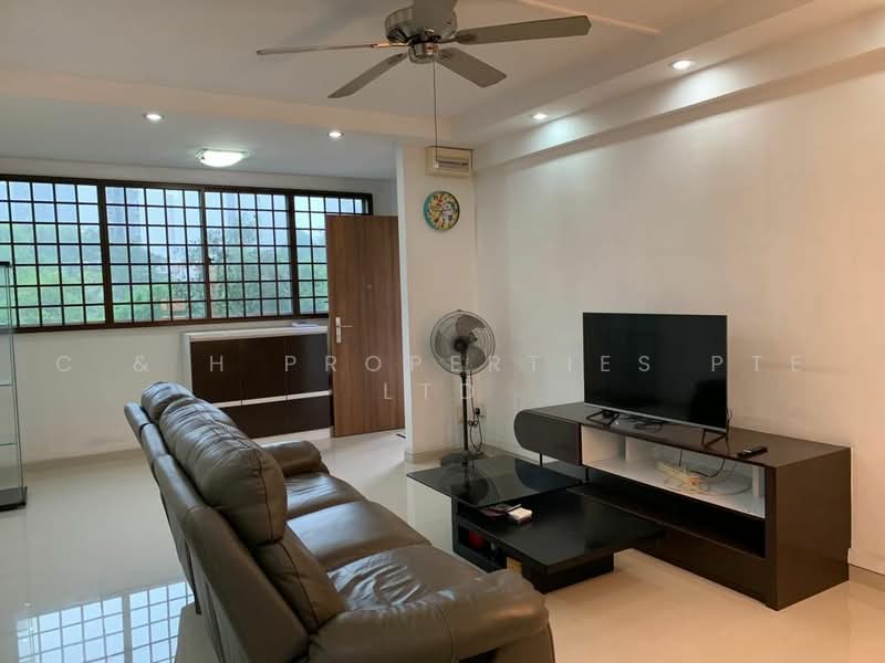 163 Simei Road, 163 Simei Road, 4 Bedrooms, 1,313 sqft, HDB Flat For Sale, by HELEN HAN SWEE NEO, 500226794 - Living Room - PropertyGuru.com.sg