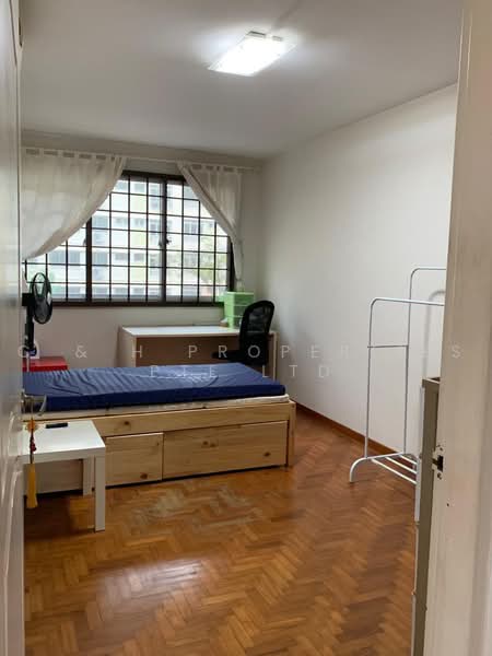163 Simei Road, 163 Simei Road, 4 Bedrooms, 1,313 sqft, HDB Flat For Sale, by HELEN HAN SWEE NEO, 500226794 - Bedroom - PropertyGuru.com.sg