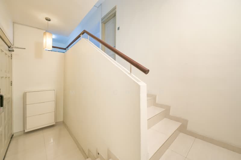 Hillcrest Arcadia, 257 Arcadia Road, 1 Bedroom, 926 sqft, Condominium For Rent, by Mae Cheng, 500226804 - Foyer - Short Stairway up to Living - PropertyGuru.com.sg
