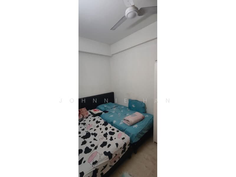 Kembangan Plaza, 18 Jalan Masjid, 2 Bedrooms, 764 sqft, Apartment For Sale, by Johnnie Han, 500226831 - Bedroom - PropertyGuru.com.sg