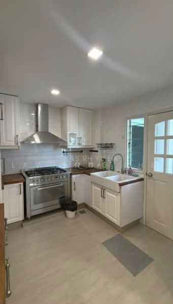 Avila Gardens, 11 Flora Road, Room Rental, 120 sqft, Condominium For Rent, by Joshua Lawrence Che, 500226835 - Kitchen - PropertyGuru.com.sg