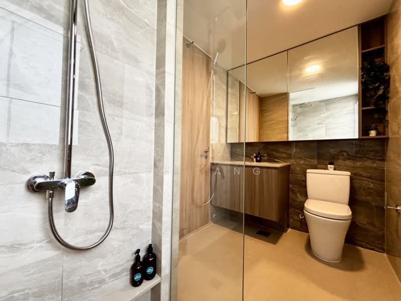 The Botany at Dairy Farm, 3 Dairy Farm Walk, 4 Bedrooms, 1,475 sqft, Condominium For Rent, by Eve Tang, 500226851 - Master Bathroom - PropertyGuru.com.sg