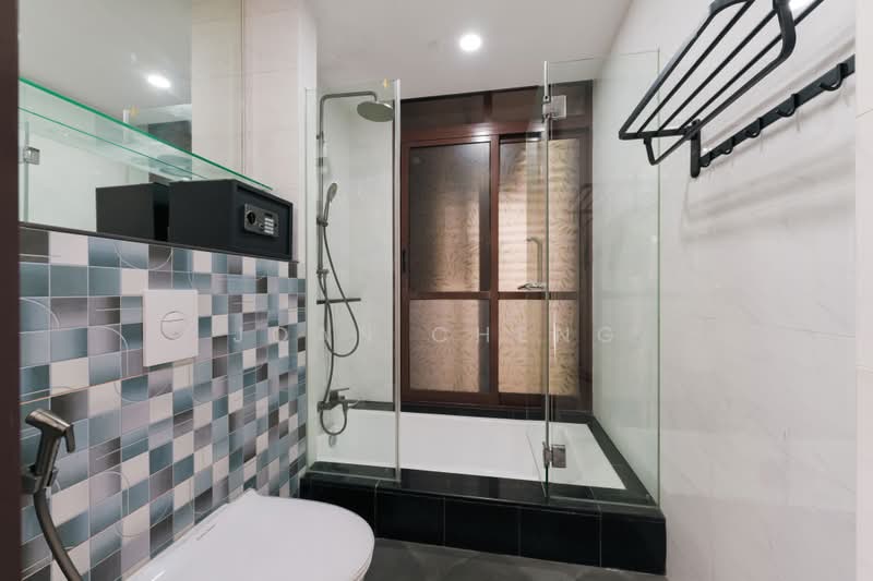 Legenda @ Joo Chiat, 23A Joo Chiat Lane, 3 Bedrooms, 1,238 sqft, Apartment For Sale, by Joan Cheng, 500226853 - Bathroom - PropertyGuru.com.sg