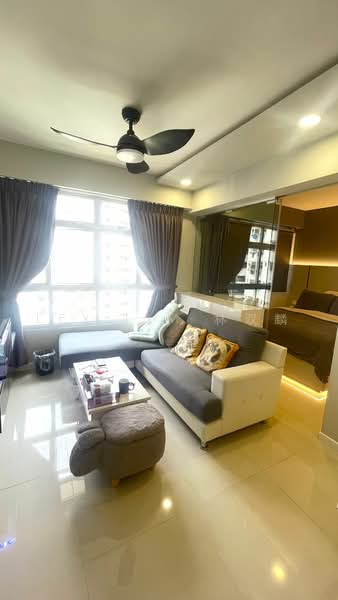327A Sumang Walk, 327A Sumang Walk, 1 Bedroom, 398 sqft, HDB Flat For Sale, by Lex Lim 林双麟, 500226866 - Living Room - PropertyGuru.com.sg