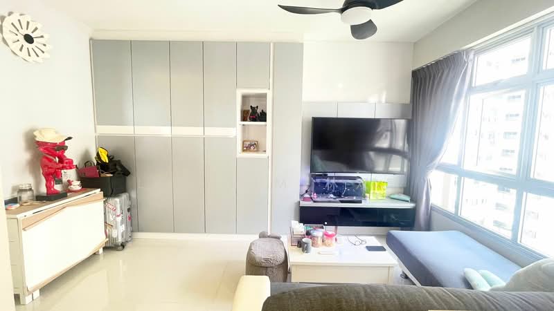 327A Sumang Walk, 327A Sumang Walk, 1 Bedroom, 398 sqft, HDB Flat For Sale, by Lex Lim 林双麟, 500226866 - Living Room - PropertyGuru.com.sg