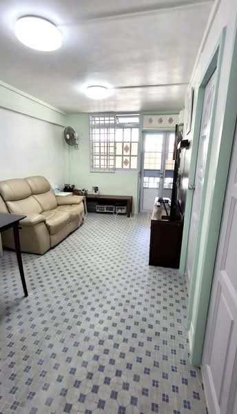 27 Jalan Bahagia, 27 Jalan Bahagia, 2 Bedrooms, 602 sqft, HDB Flat For Sale, by Seow Yun Ye (Bob), 500226867 - Living Room - PropertyGuru.com.sg