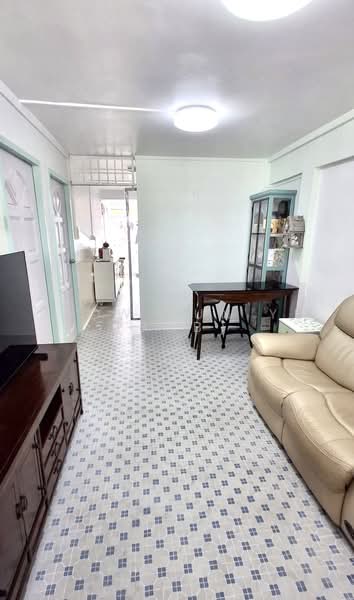 27 Jalan Bahagia, 27 Jalan Bahagia, 2 Bedrooms, 602 sqft, HDB Flat For Sale, by Seow Yun Ye (Bob), 500226867 - Living Room - PropertyGuru.com.sg