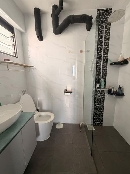641 Hougang Avenue 8, 641 Hougang Avenue 8, 3 Bedrooms, 1,291 sqft, HDB Flat For Sale, by Ron Ng Wai Kok, 500226877 - Bathroom - PropertyGuru.com.sg