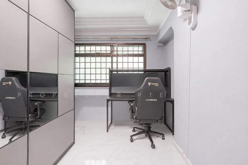 729 Tampines Street 71, 729 Tampines Street 71, 4 Bedrooms, 1,324 sqft, HDB Flat For Sale, by Kelly Tan, 500226880 - Study - PropertyGuru.com.sg