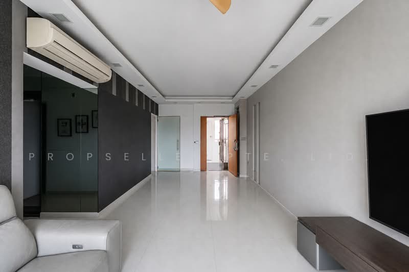 330A Anchorvale Street, 330A Anchorvale Street, 3 Bedrooms, 1,001 sqft, HDB Flat For Sale, by Elaine Wong, 500226924 - Living Room - PropertyGuru.com.sg