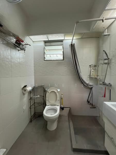 604B Punggol Road, 604B Punggol Road, 3 Bedrooms, 990 sqft, HDB Flat For Rent, by Jasline Teo, 500226940 - Bathroom - PropertyGuru.com.sg