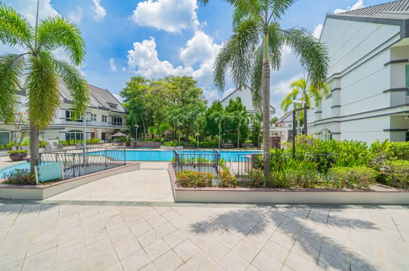 Super Cheap Terrace below 3.5m!, , 6 Bedrooms, 3,261 sqft, Cluster House For Sale, by Julie Soh 苏保历, 500226941 - Exterior - PropertyGuru.com.sg