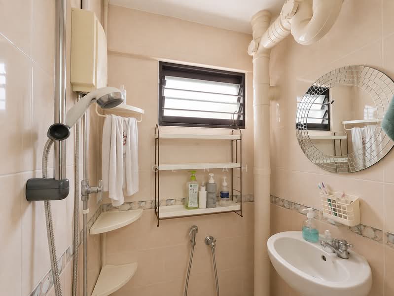 5 Bedok South Avenue 2, 5 Bedok South Avenue 2, 3 Bedrooms, 882 sqft, HDB Flat For Sale, by Joe Nah, 500226944 - Bathroom - PropertyGuru.com.sg