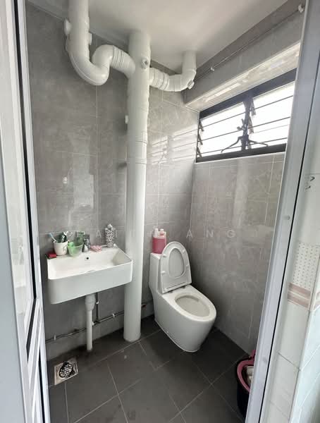 420 Fajar Road, 420 Fajar Road, 3 Bedrooms, 1,119 sqft, HDB Flat For Sale, by Faith Ang, 500226949 - Bathroom - PropertyGuru.com.sg
